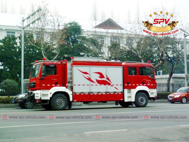 MAN double-cabin fire fighting truck shows in Nanjing city, China